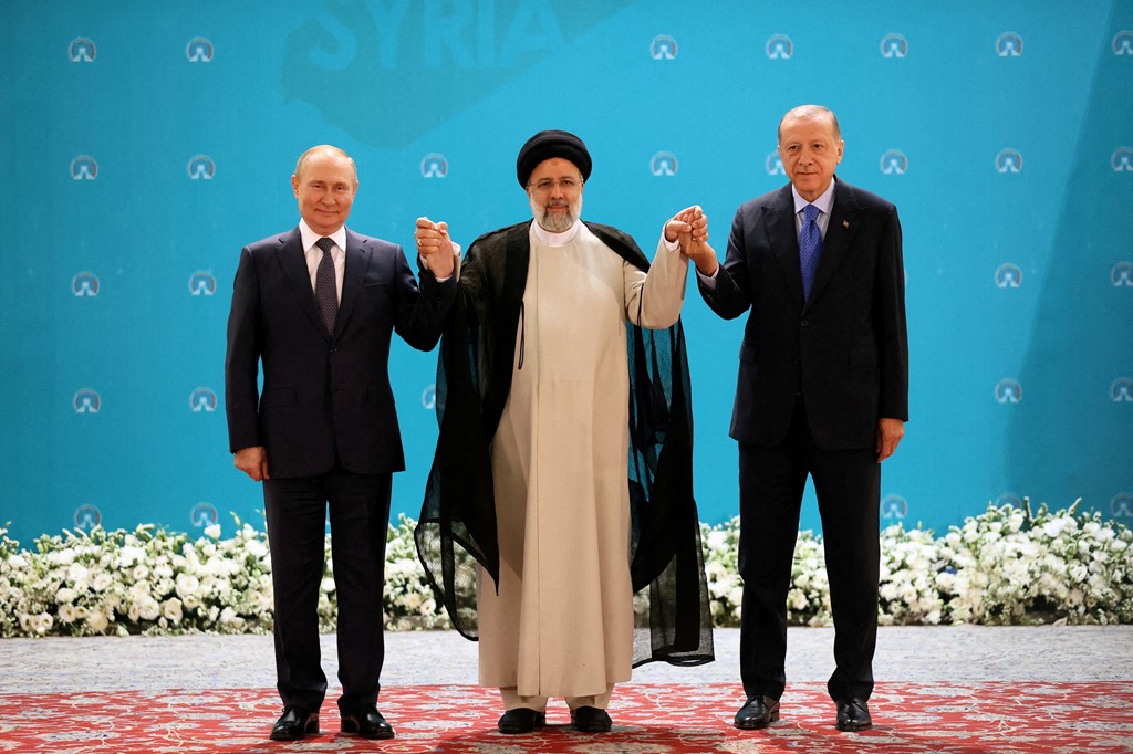 Vdekja e presidentit të Iranit  Reagojnë Kina  Rusia  Turqia dhe Egjipti