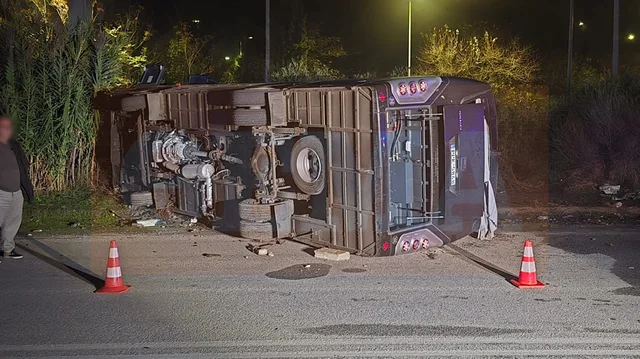 autobusi-me-40-pelegrine-kthehet-permbys-ne-afersi-te-athines