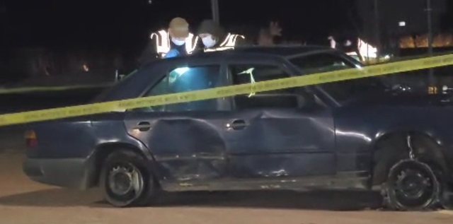 Atentat në Shkodër  qëllohet një automjet në lëvizje  drejtuesi aksidentohet dhe braktis makinën