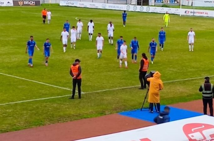 Tirana prek fundin  humb 0 2 me Vorën