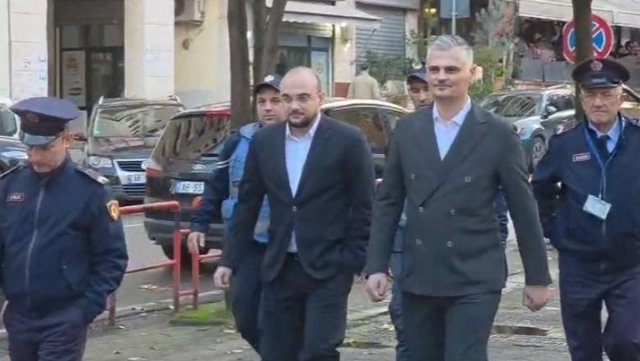 Kreu i ARRSH  Gentian Gjyli dhe drejtori i KESH  Erald Elezi  paraqiten në GJKKO  Priten të njihen me masën e sigurisë