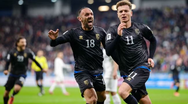 Botërori  Shqiptarët bëjnë historinë  Dy skuadra në  play off  