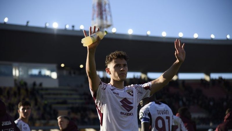 flet-kristjan-asllani-pas-penalltise-te-humbur-ju-kerkoj-falje