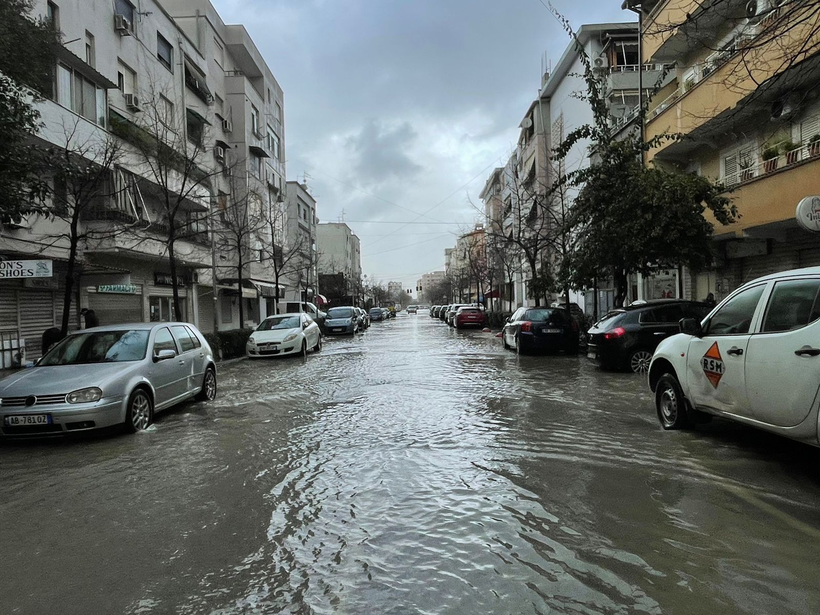 250-hektare-toke-dhe-1000-familje-te-permbytura-prokuroria-e-durresit-nis-hetimet-per-mosfunksionimin-e-hidrovorit