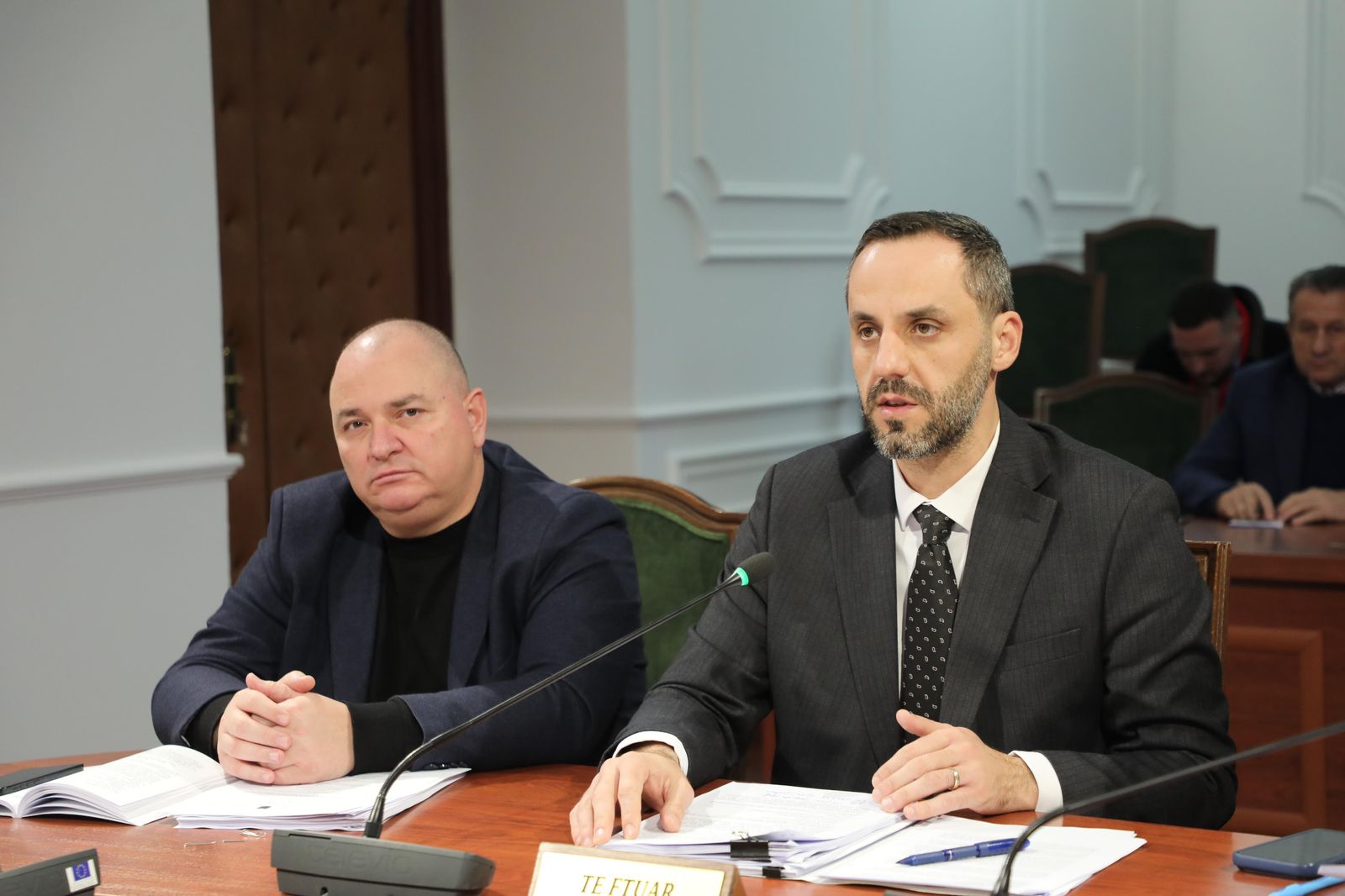 Nga dekriminalizimi i shpifjes për gazetarët te parkimi në rresht të dytë dhe ndërtimet pa leje  Lamallari prezanton ndryshimet në Kodin Penal