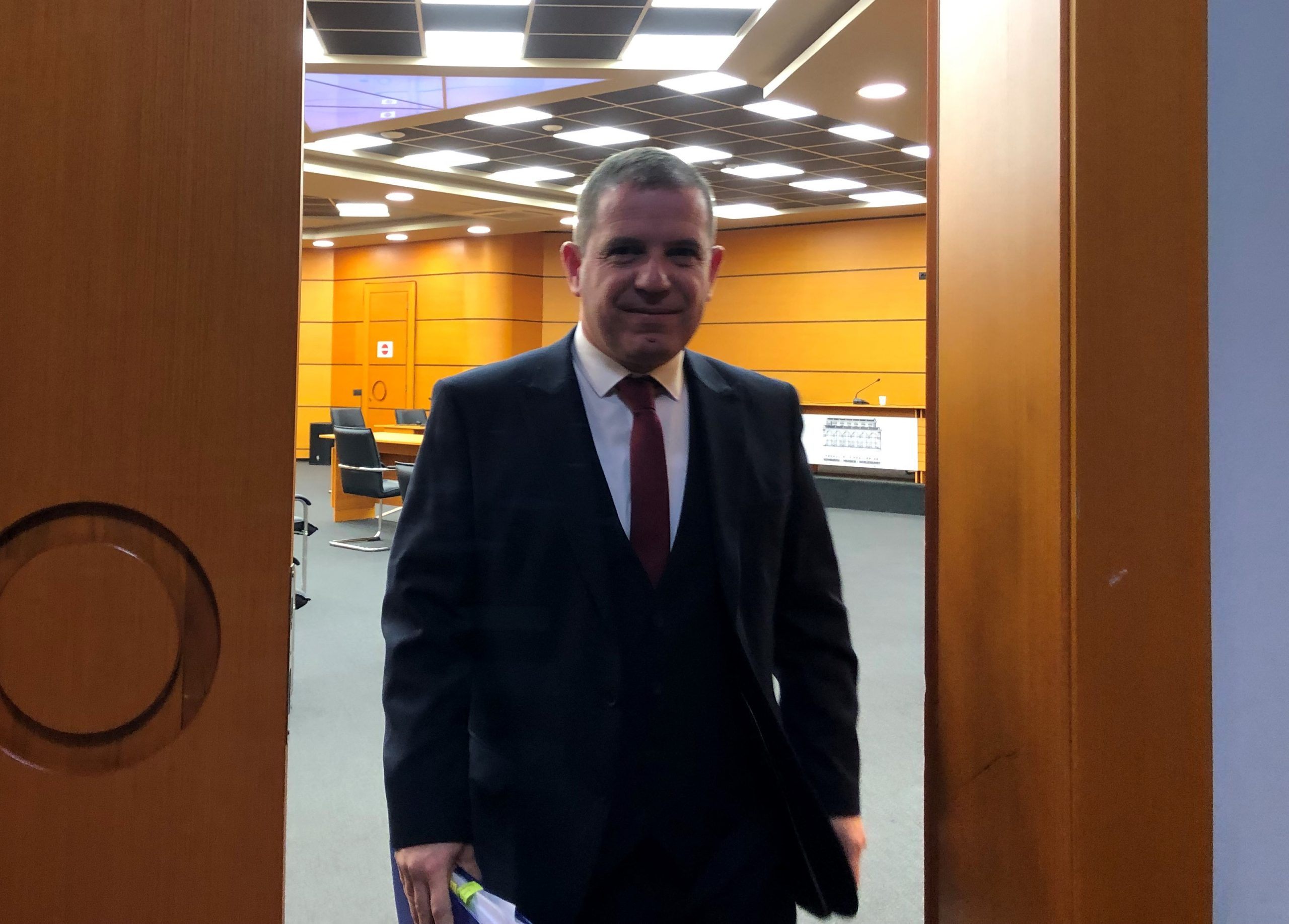 spak-con-per-gjykim-ish-drejtuesin-e-prokurorise-sarande-nje-avokat-dhe-dy-biznesmene-per-korrupsion-dhe-ndikim-te-paligjshem