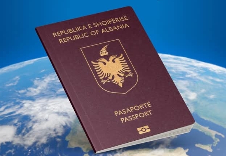 RENDITJA 2026  Pasaporta shqiptare në vendin 43 të  Para nesh mbeten Maqedonia  Mali i Zi  Serbia  Bosnja 