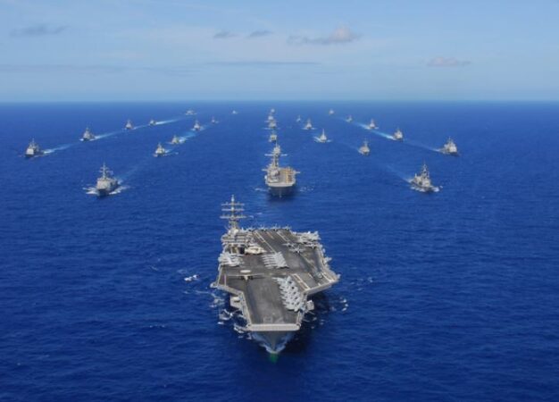  Koha po mbaron   Trump rrethon Iranin me  Armatën e Madhe  dhe paralajmëron goditjen finale  Kallas  Mos bombardoni 