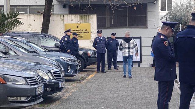 Gjykata e Tiranës jep vendimin për të arrestuarit në protestën e opozitës