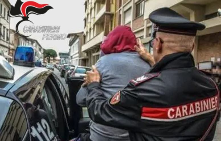 I skeduar për trafik droge   Shqiptari çan postbllokun e karabinierëve