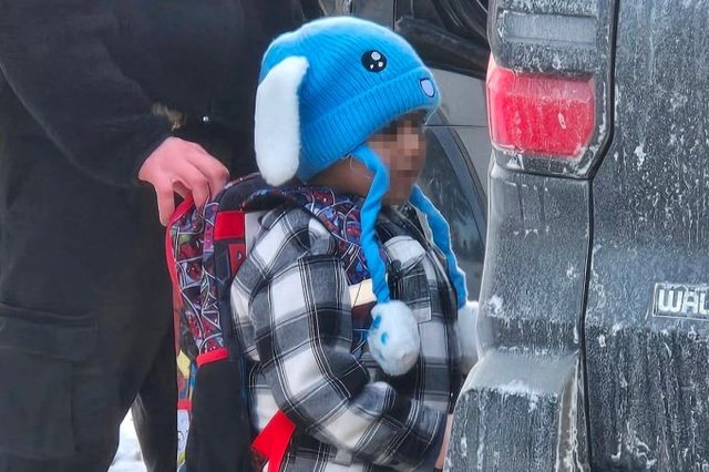 Deputetët demokratë në USA vizitojnë 5 vjeçarin e arrestuar nga ICE  Është i trishtuar  nuk ushqehet 