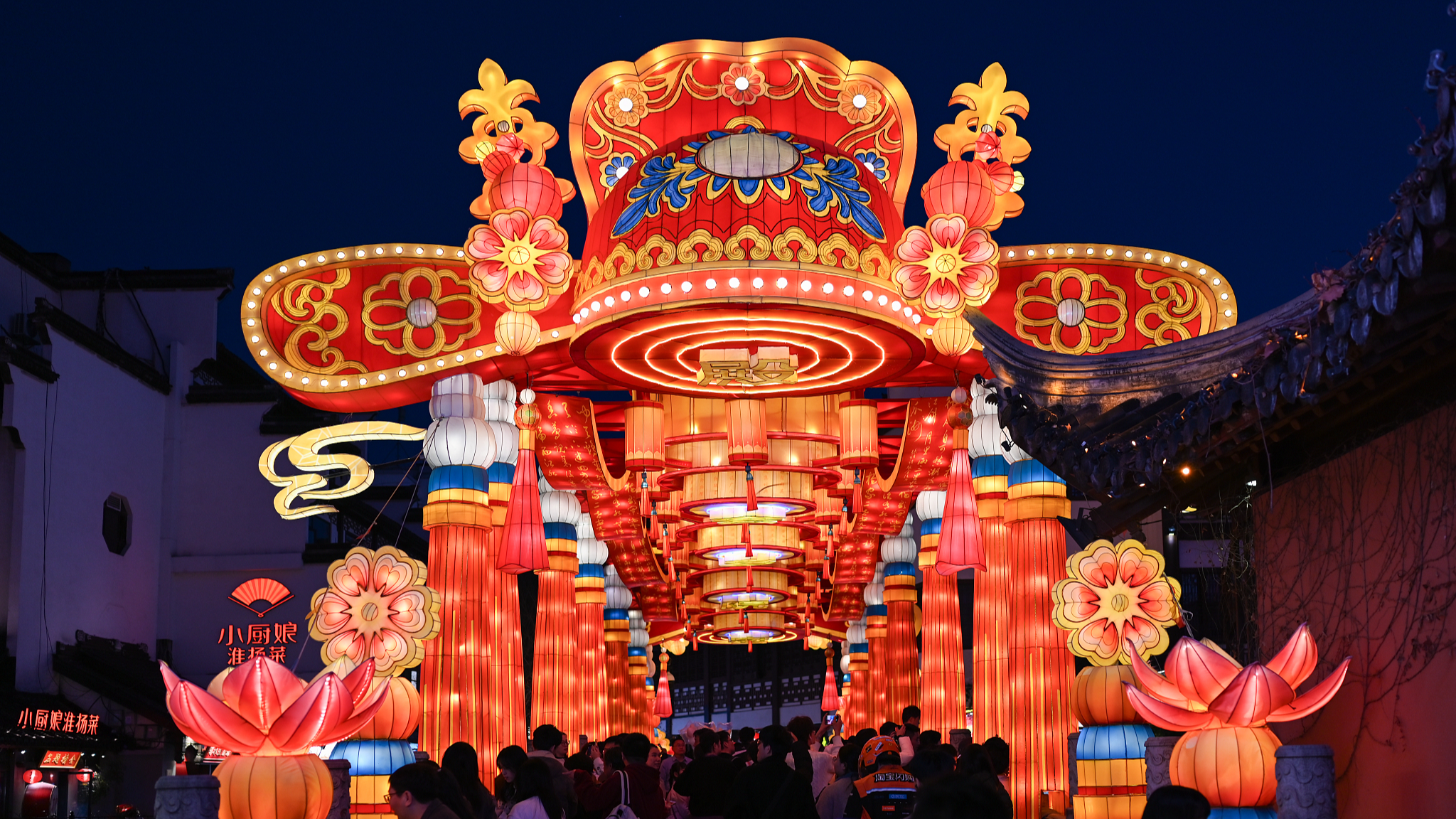 Pushimet e gjata të Festës së Pranverës nxisin udhëtimet dhe konsumin në Kinë