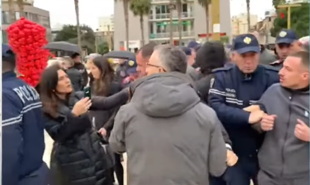  Nuk na dha asnjë alternativë   Banorët e Durrësit të zhgënjyer nga takimi 2 orësh me Ramën  Nuk tërhiqemi