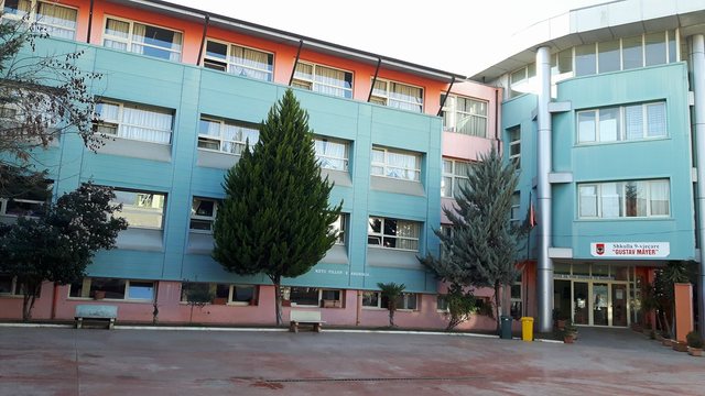 Mësuesi përjashtohet nga puna për propagandë fetare në një shkollë 9 vjeçare në Tiranë  Drejtoria Arsimore sqaron procedurën