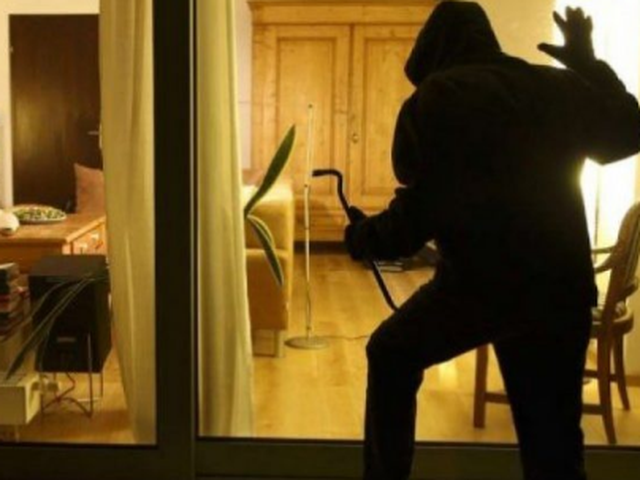 Hajnat grabisin shtëpinë e opinionistes dhe këngëtares në Kosovë