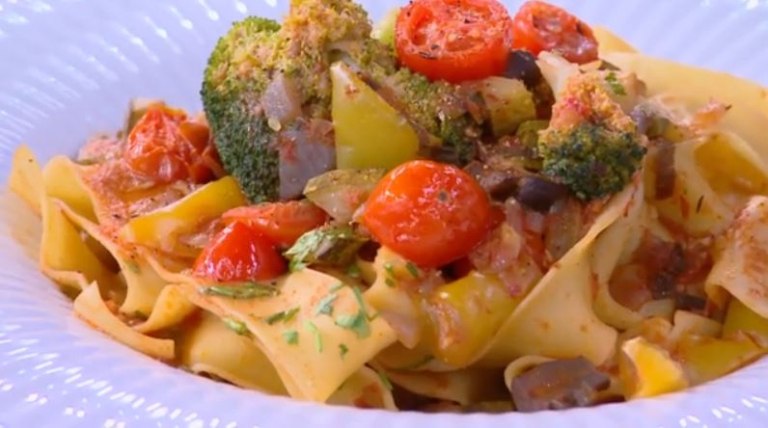 Sot për drekë  Papardele me perime