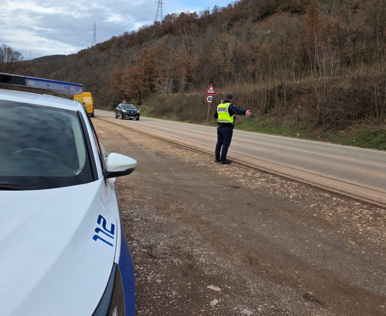 mbyllet-per-disa-dite-rruga-librazhd-korce-cilat-jane-akset-alternative