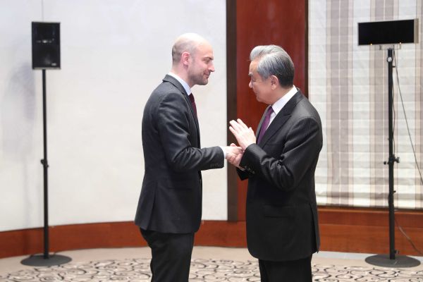 MPJ i Kinës  takime me homologë evropiane gjatë konferencës së Mynihut  Forcohen aleancat me shtetet e mëdha