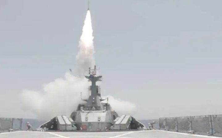 Irani njoftoi se do të lëshojë raketa sot në stërvitjet detare me Rusinë