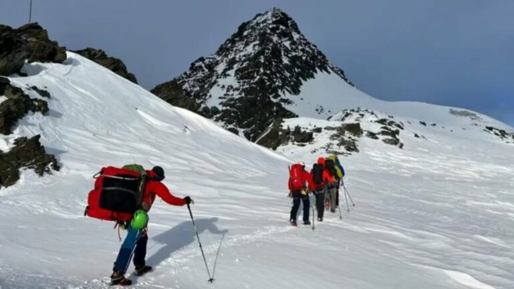 Alpinisti shpallet fajtor pas vdekjes së partneres në dëborë