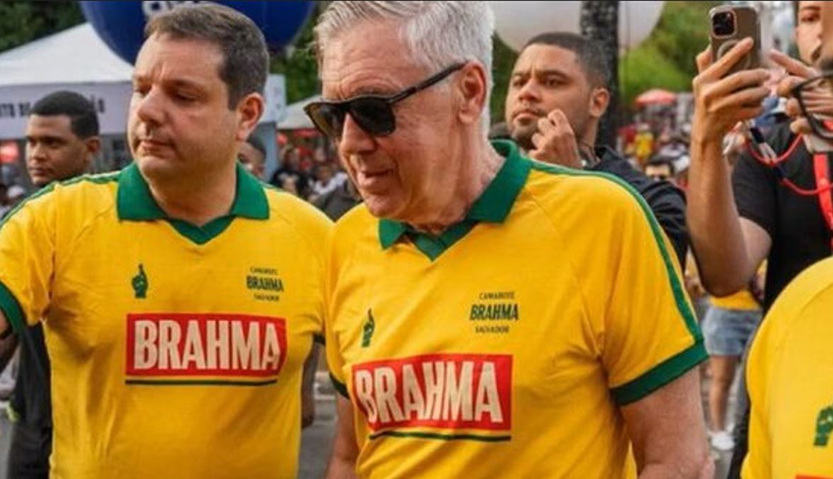 Carlo Ancelotti  bëhet brazilian   trajneri shijon karnavalet në Salvador