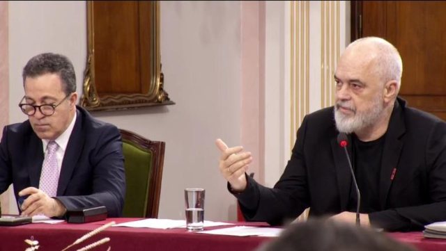 Votat 4 me 4 të Kushtetueses për Balluku  Rama  Kanë boshllëk në tru 