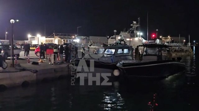 Tragjedi në ujrat greke  Roja Bregdetare përplaset me gomonen me emigrantë  14 humbin jetën disa të zhdukur