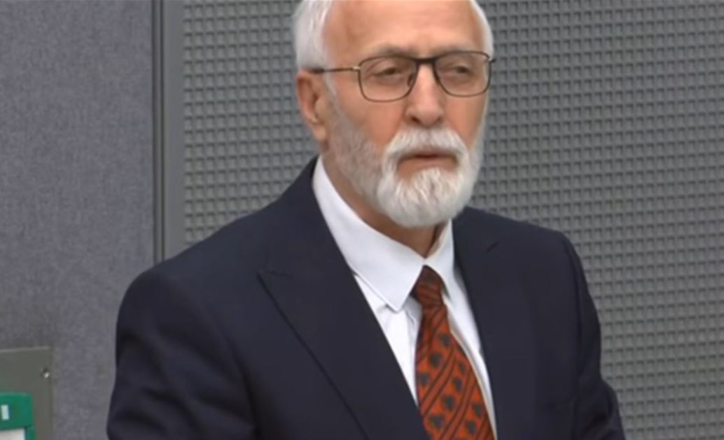 Jakup Krasniqi prokurorëve në Hagë  Folët këtu me gjuhën e serbëve 