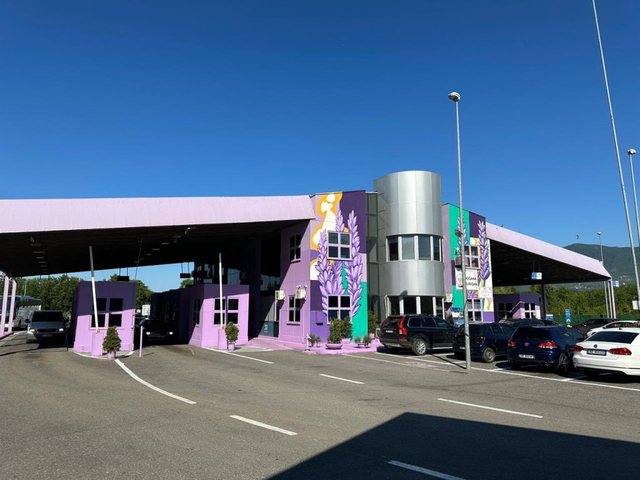 Drejtonte automjetin nën efektin e drogës  arrestohet i riu në Muriqan