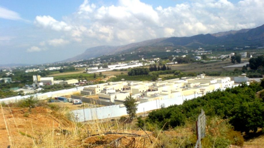 Vrau me thikë të burgosurin pakistanez në qeli  burgim i përjetshëm për shqiptarin në Greqi