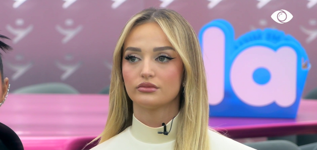 Selini  çudit  publikun   Kisha vetëm 200 lekë dhe shita makinën para festivalit 