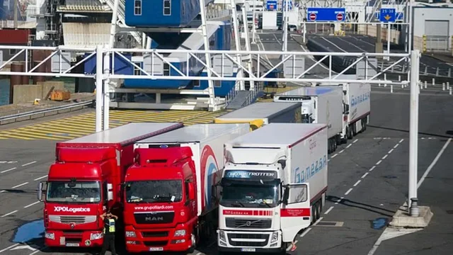 Media britanike  Kapen dy shqiptarë me armë në kamion drejt Anglisë