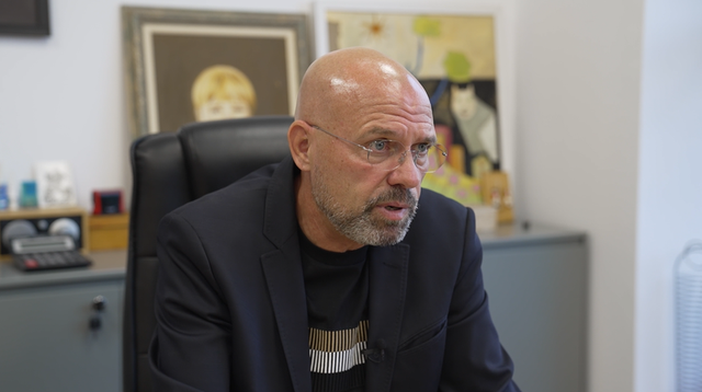 ylli-manjani-jalla-reaguan-ambasadat-kush-i-pyeti