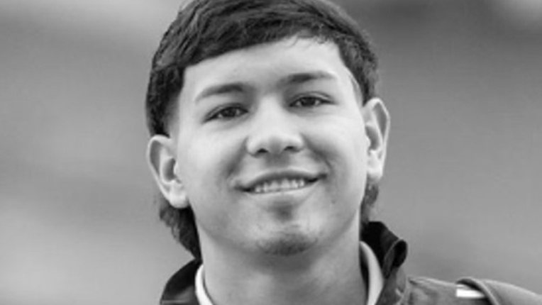 Tragjike  Futbollisti 18 vjeçar ndërron jetë në fushë