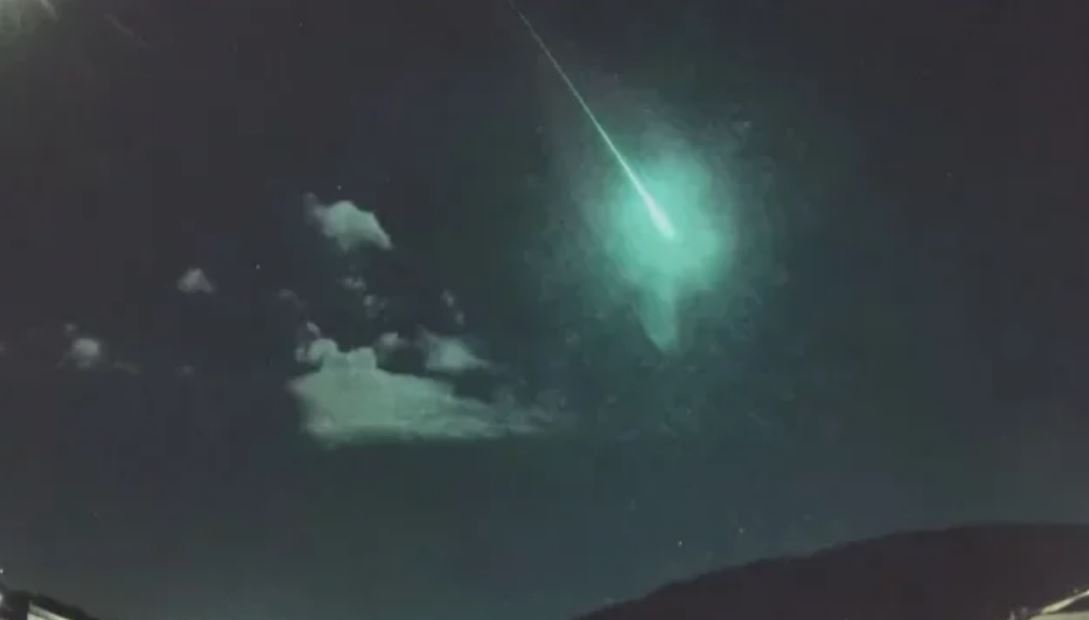bie-nje-meteor-i-madh-ne-gjermani-fenomeni-astronomik-shkakton-panik-te-banoret