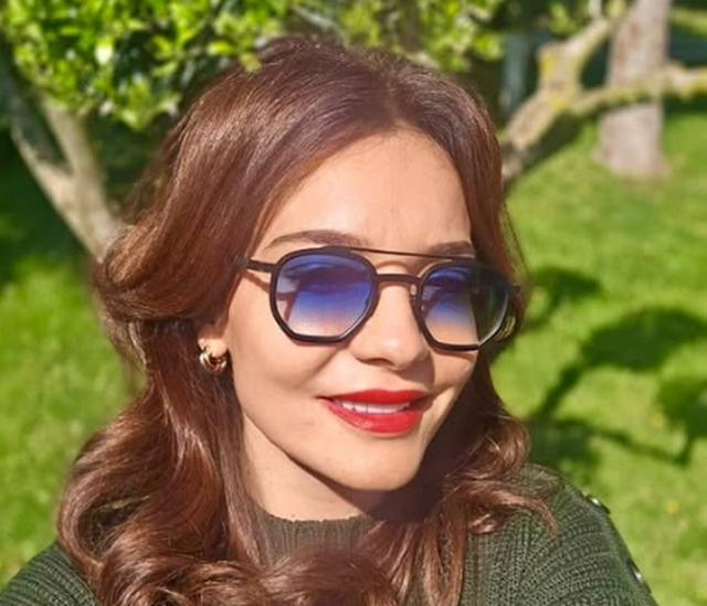  Mbaje fytyrën nga drita dhe hijet mbeten pas  Spiropali ndan mesazh  të koduar  pas tensioneve në Grupin e PS