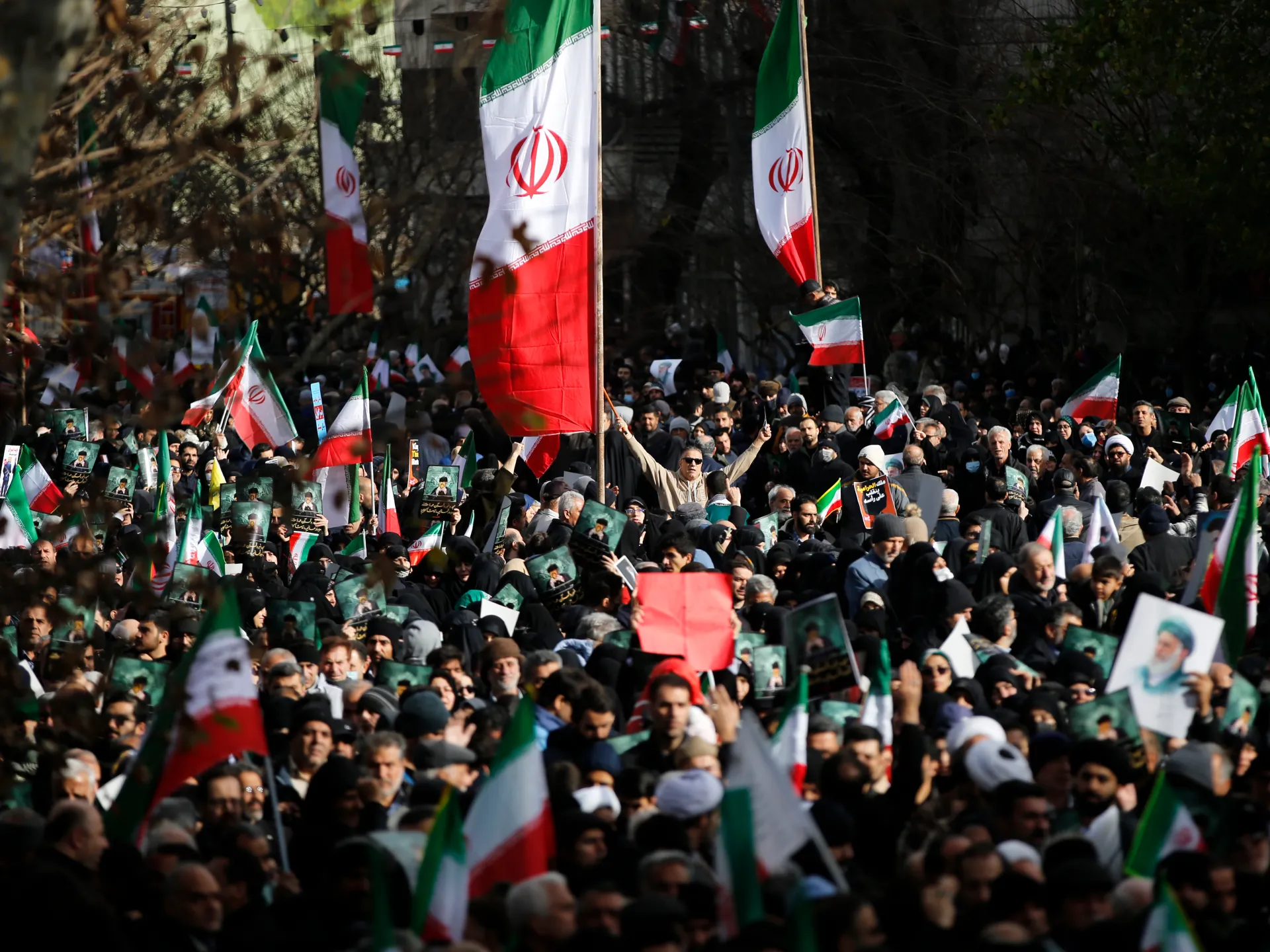  E kemi gishtin në këmbëz   Irani paralajmëron protestuesit  Do të trajtohen si armiq 