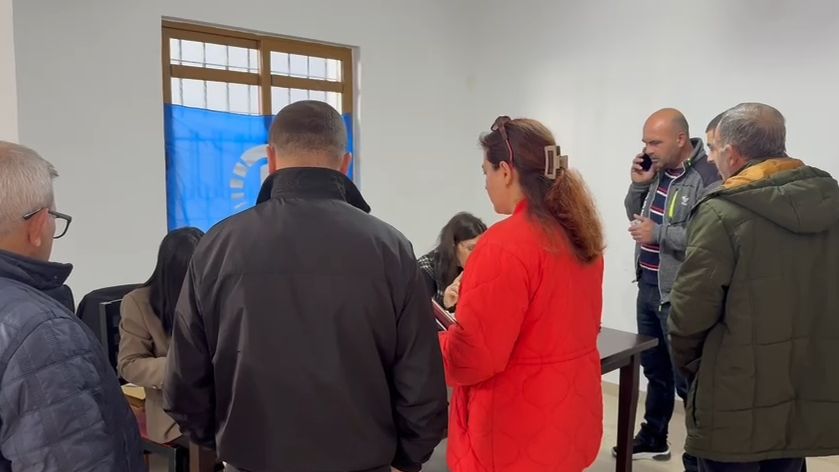 zgjedhjet-ne-pd-elbasan-pese-kandidate-ne-gare-per-kreun-e-deges