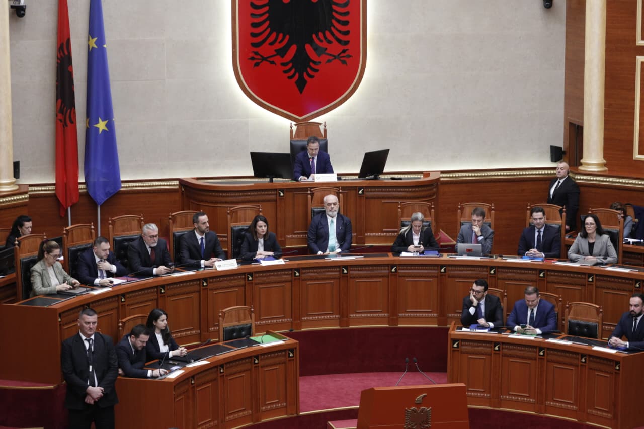 Belinda Balluku refuzon të flasë për kërkesën e SPAK