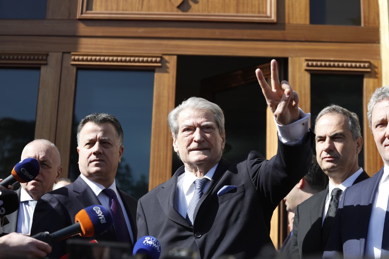 Berisha  Do votojmë për arrestimin e Ballukut  Rama i poshtëruar para botës