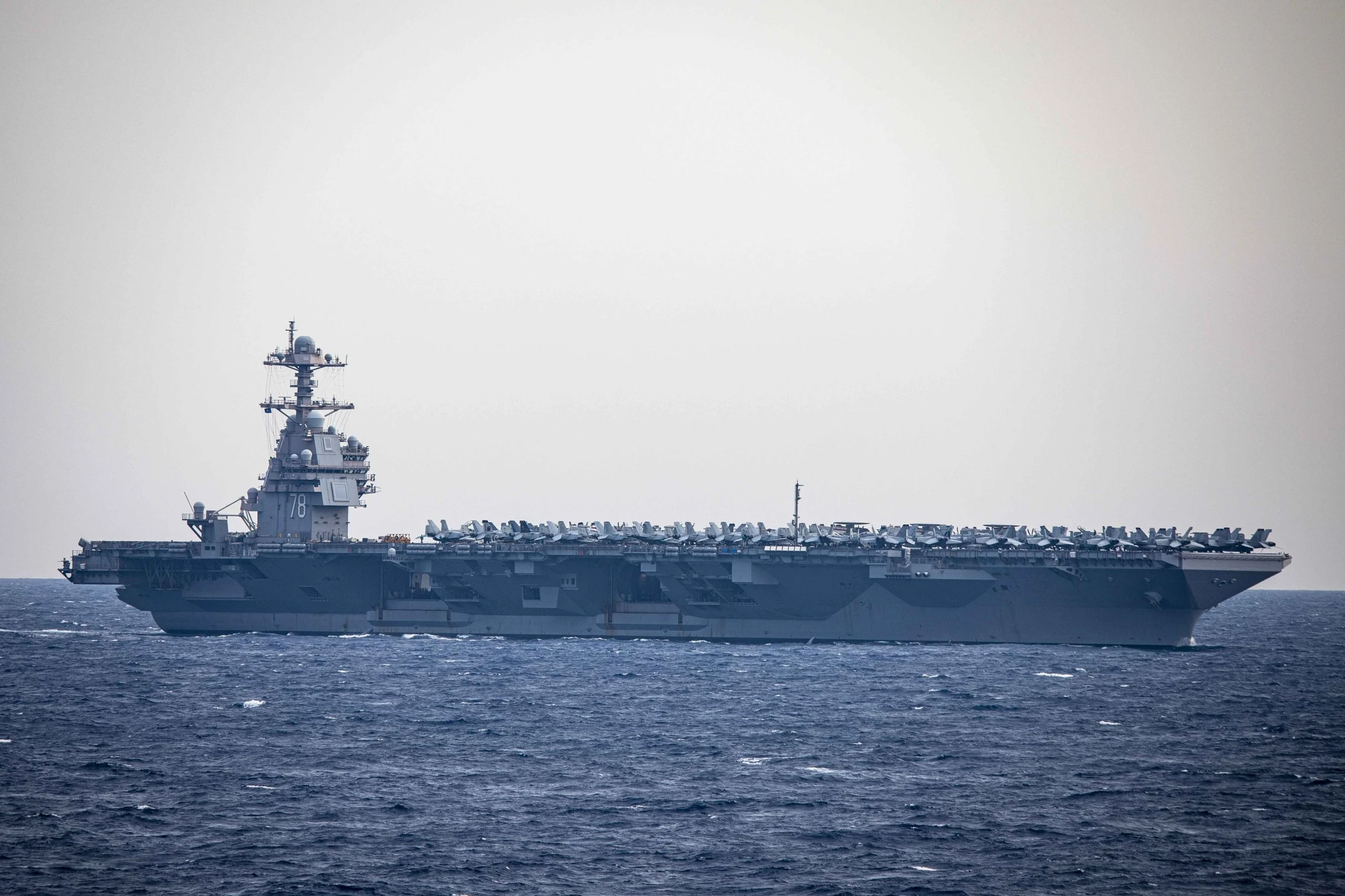 zjarri-ne-aeroplanmbajtesen-amerikane-uss-gerald-r-ford-plagosen-dy-marinare