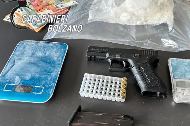 Me ar më dhe dr ogë në hotel  arrestohet i riu shqiptar në Itali