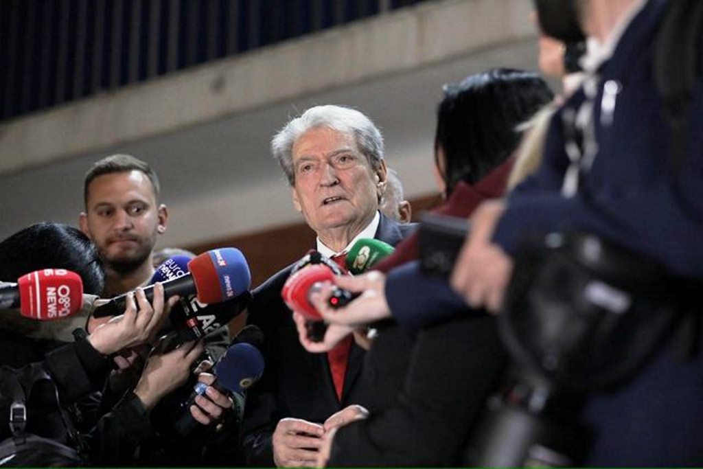 Sali Berisha  Protesta e radhës do të thirret së shpejti   kryengritja paqësore nuk ndalet 