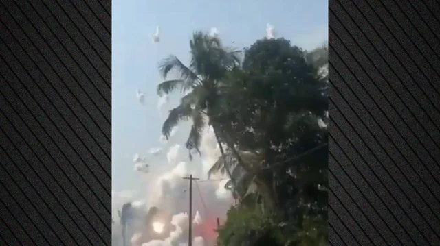 Tragjedi në Indi  zjarr në një magazinë fishekzjarresh  13 viktima dhe dhjetëra të plagosur  Video