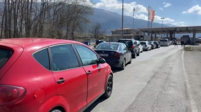 konsum-rekord-nafte-ne-maqedonine-e-veriut-kryeministri-maqedonas-fqinjet-tane-nga-shqiperia-vijne-dhe-furnizohen-tek-ne-kemi-cmime-te-uleta