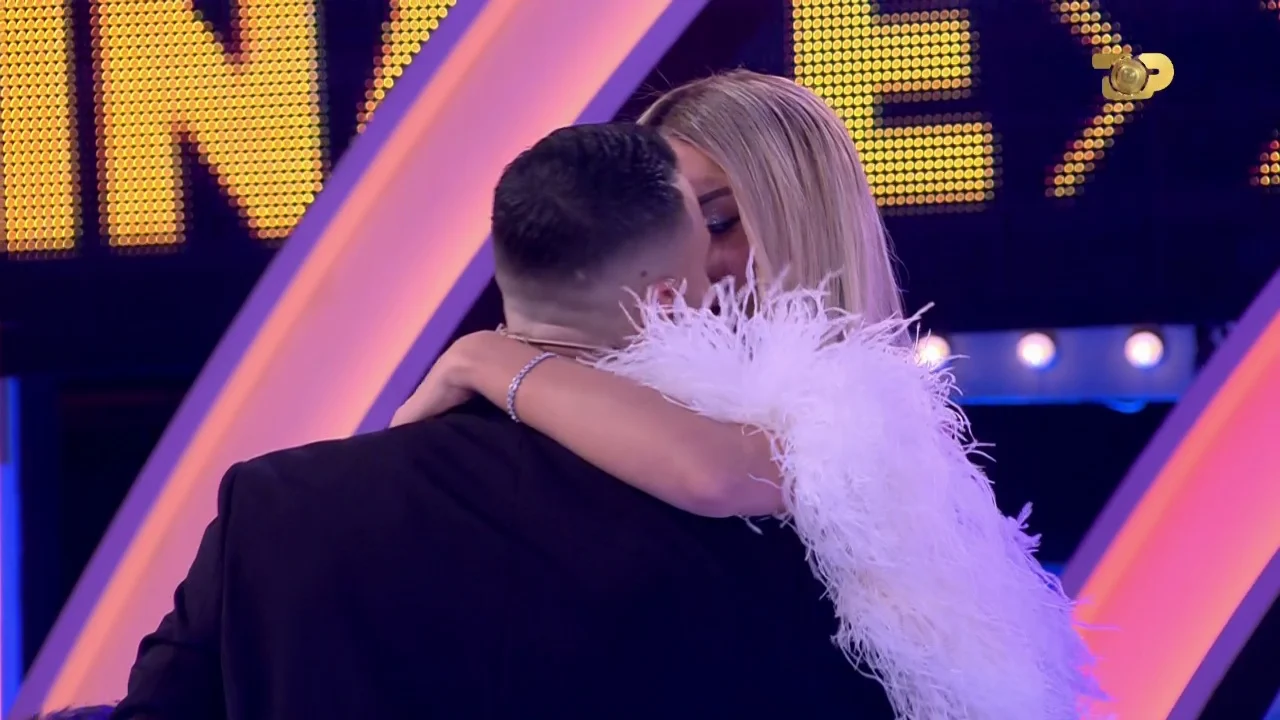 Mateo rikthehet në studio  pushje dhe përqafime me Brikenën