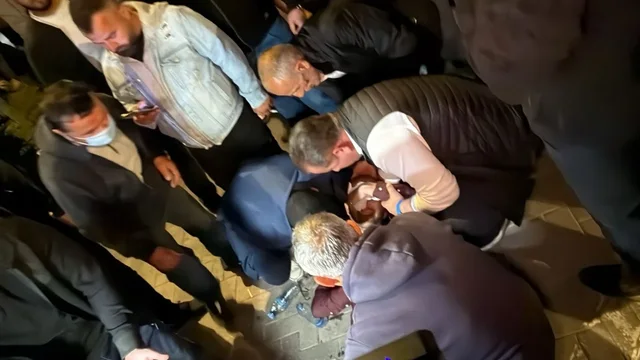 I lënduar pas përplasjes me policinë  Aulon Kalaja largohet me ambulancë