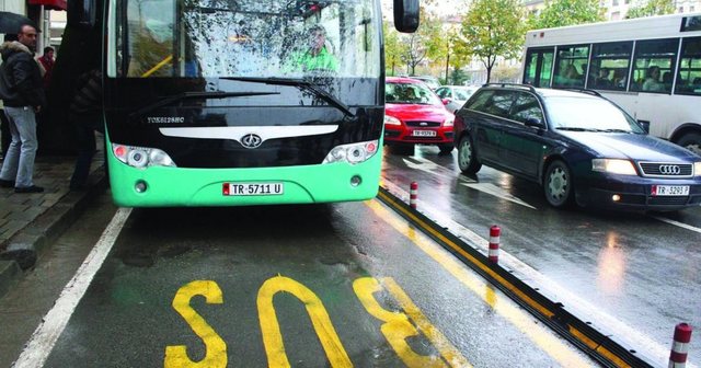 Transporti publik në shërbim të reduktuar për të dytën ditë  operatorët presin reagim për kompensim