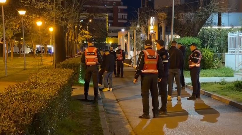 Sherri me thika  policia Shkodër  Dy të rinjtë e paraqitur në spital janë të moshës 17 dhe 19 vjeç