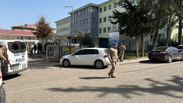 Të shtëna me armë në një shkollë në Turqi  16 të plagosur   raportohet për pengmarrje